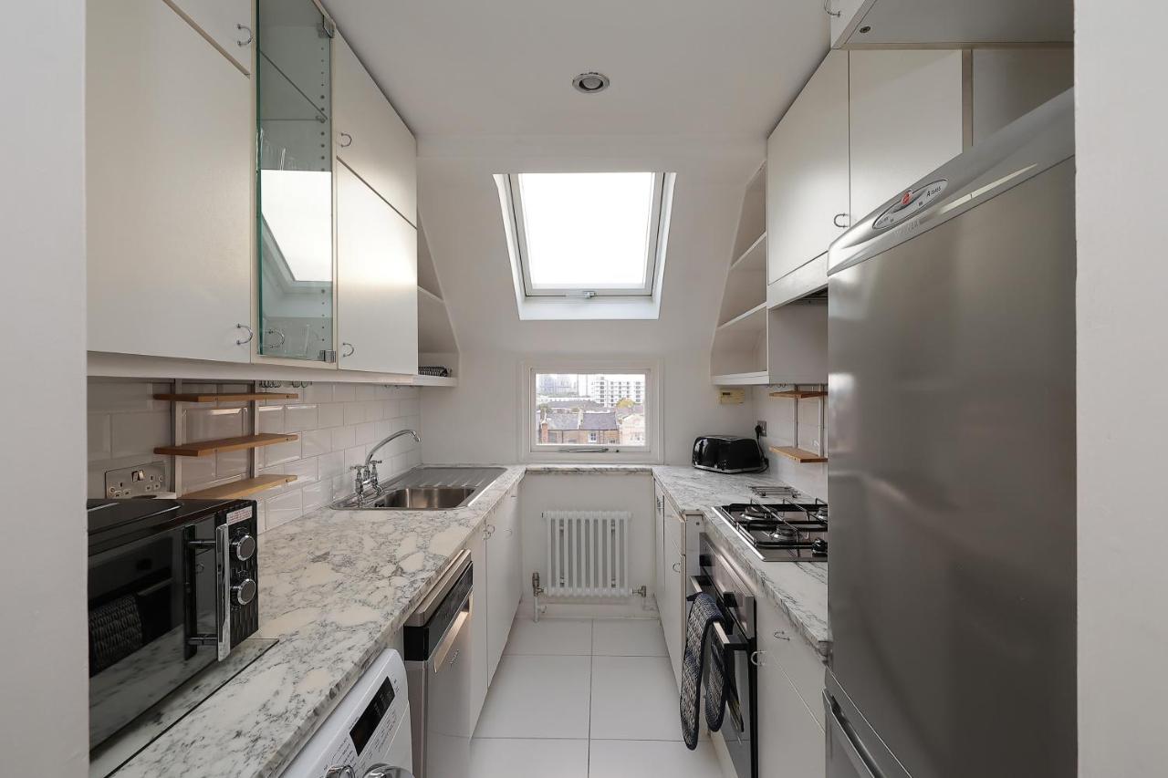 2 Bedroom Chic Apartment With Private Balcony In Notting Hill London Exterior photo
