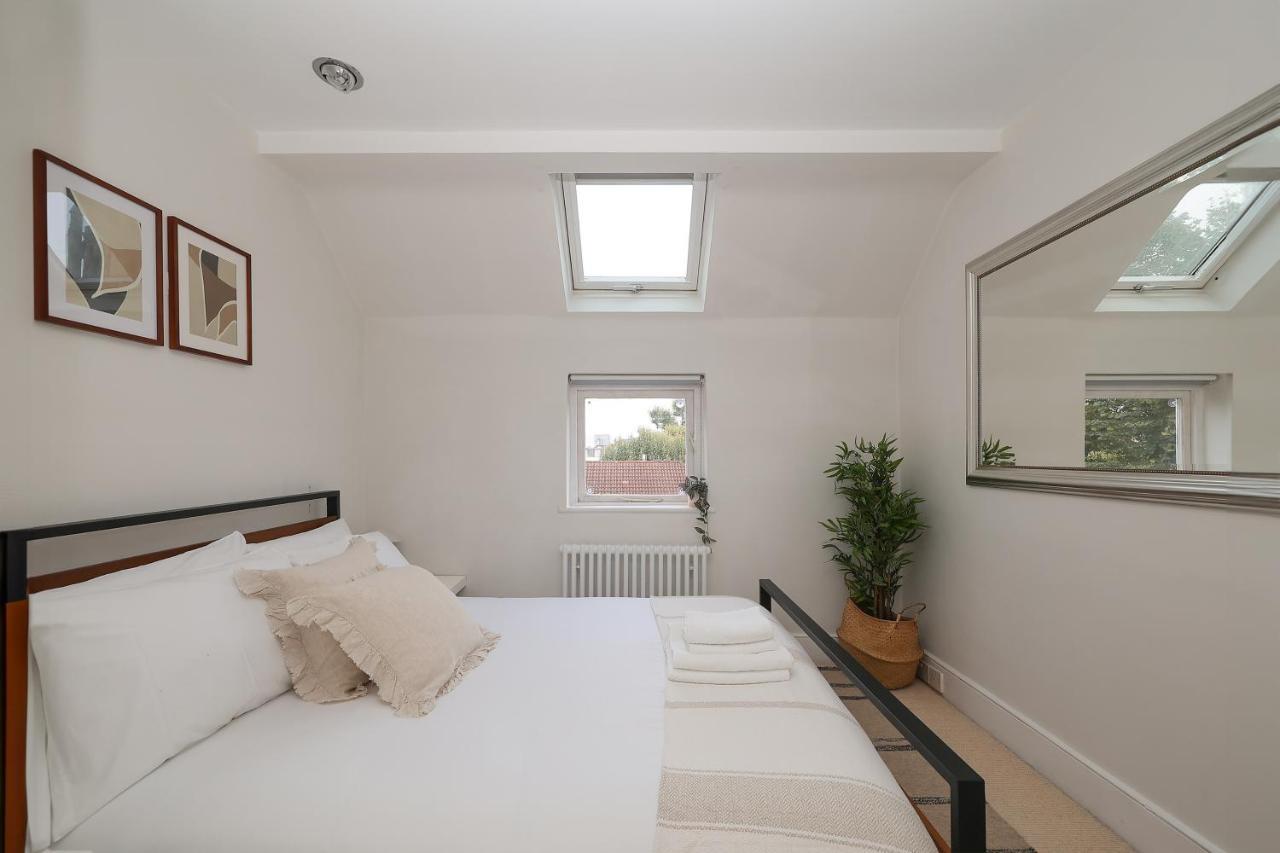 2 Bedroom Chic Apartment With Private Balcony In Notting Hill London Exterior photo